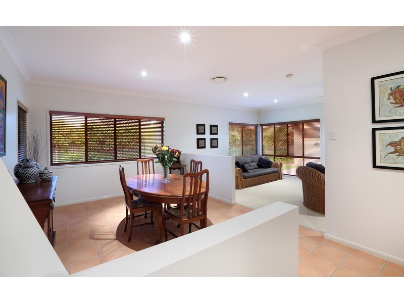 8 Shady Grove, Tanawha QLD 4556