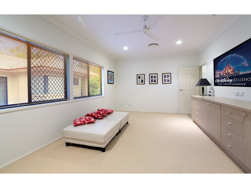 8 Shady Grove, Tanawha QLD 4556