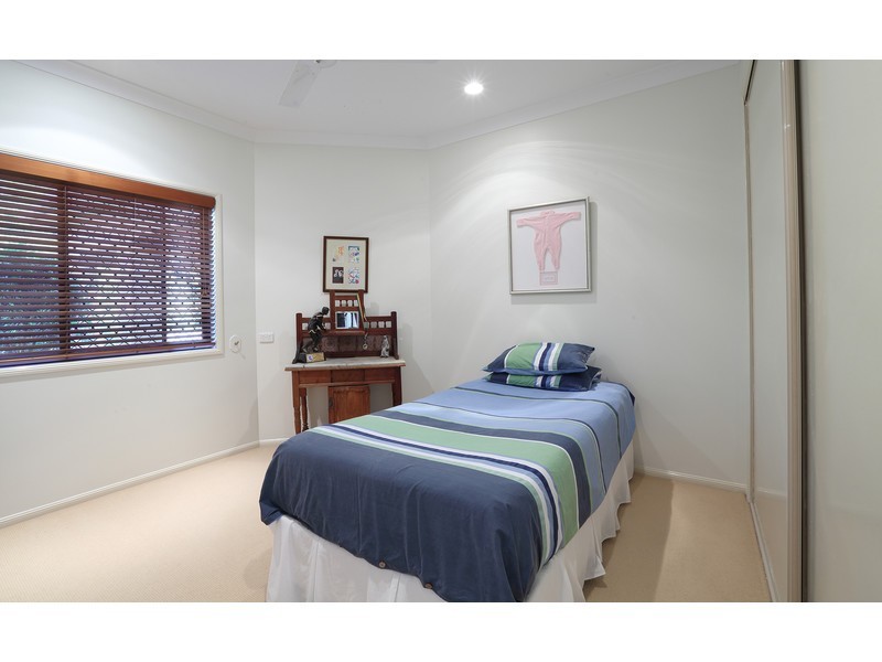 8 Shady Grove, Tanawha QLD 4556