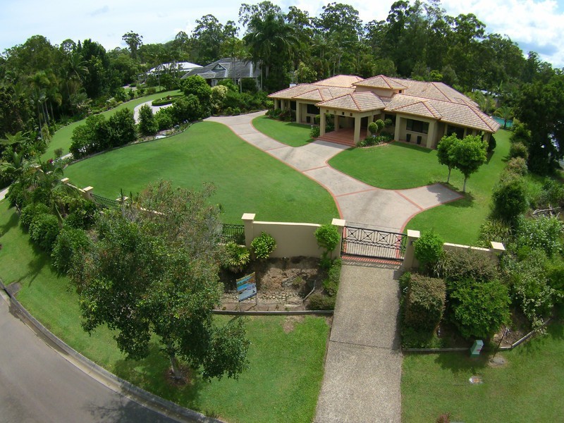 8 Shady Grove, Tanawha QLD 4556