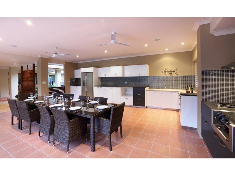 8 Shady Grove, Tanawha QLD 4556