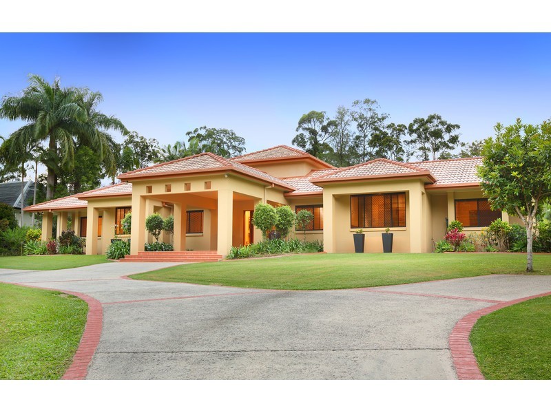 8 Shady Grove, Tanawha QLD 4556