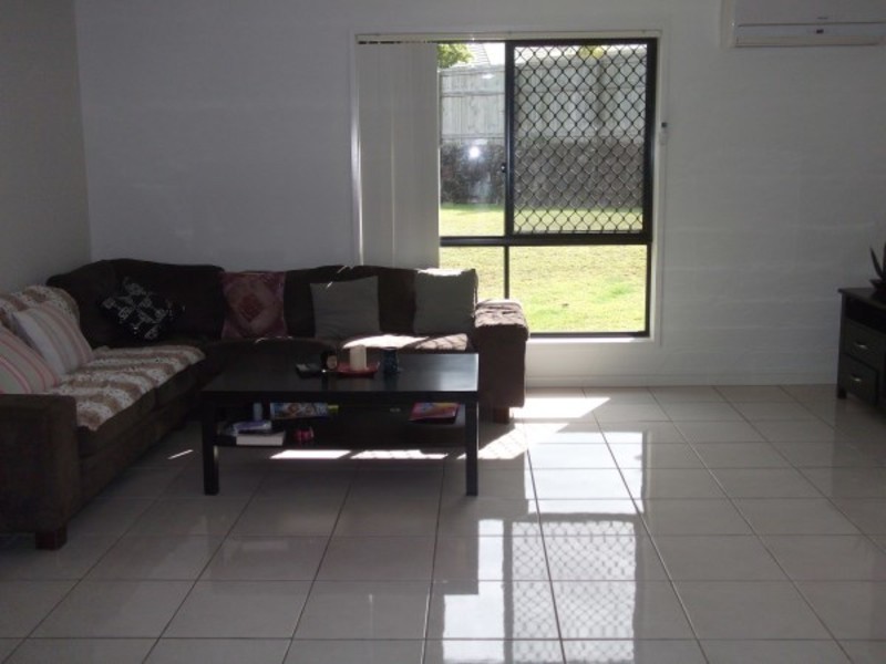 8 Sandhurst Crescent, Peregian Springs QLD 4573