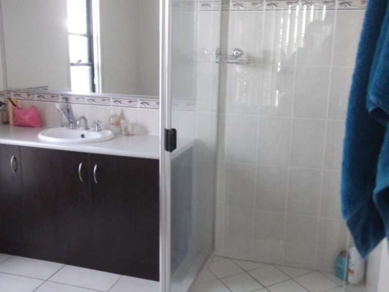 8 Sandhurst Crescent, Peregian Springs QLD 4573