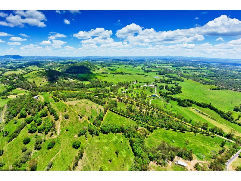 874 Mcintosh Creek Rd, Calico Creek QLD 4570