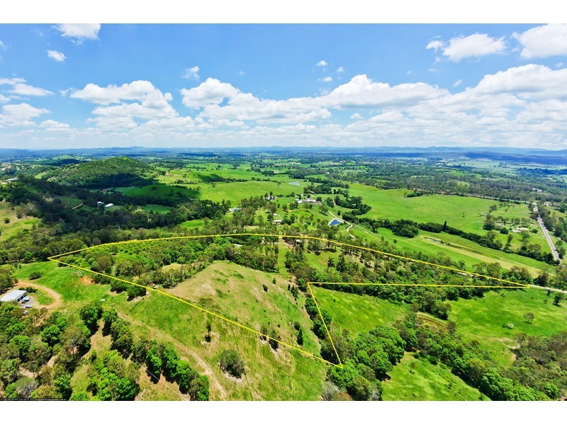 874 Mcintosh Creek Rd, Calico Creek QLD 4570