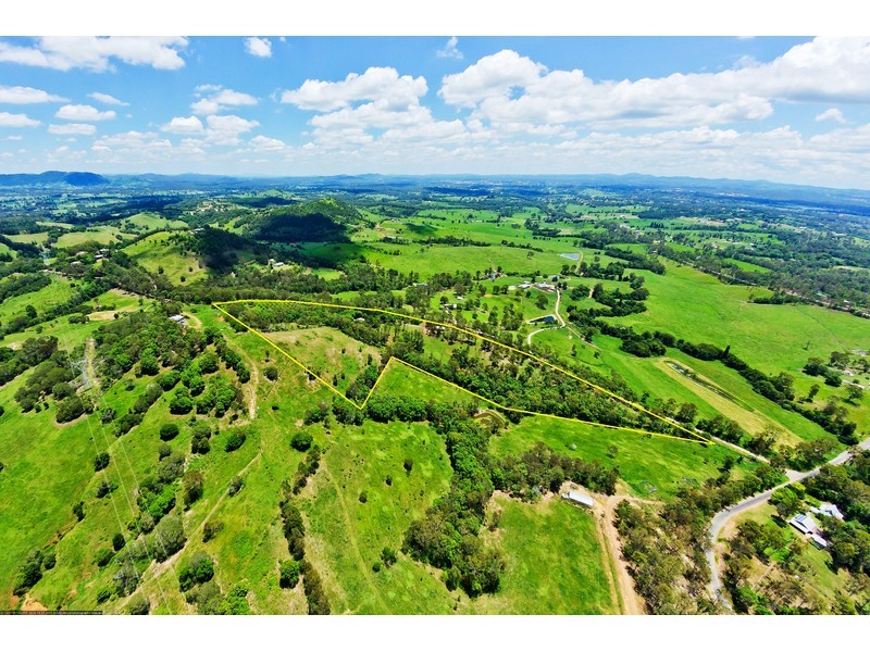874 Mcintosh Creek Rd, Calico Creek QLD 4570