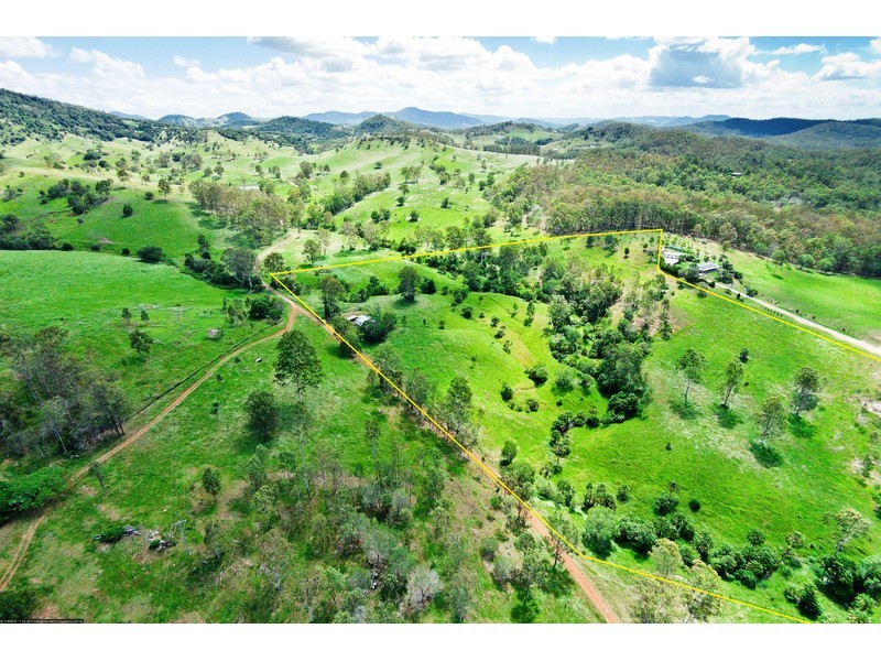 559 Rocks Road, Pie Creek QLD 4570