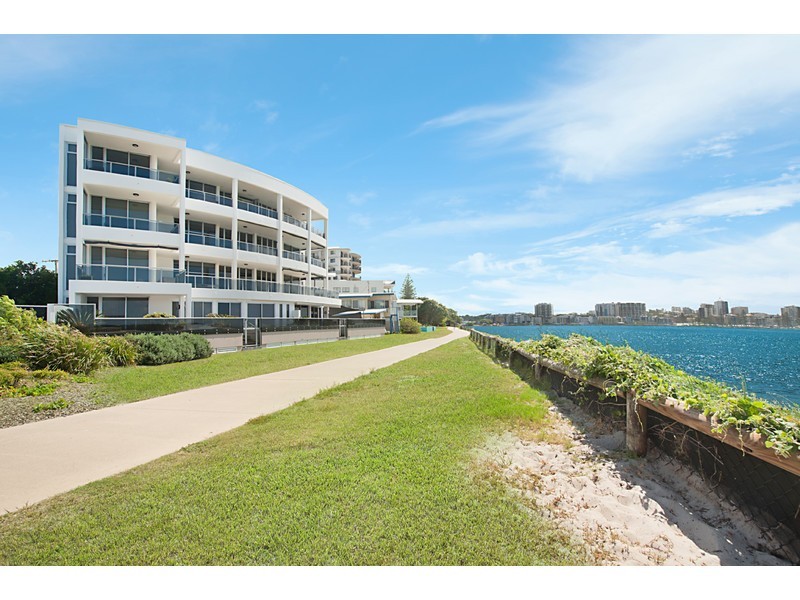 2/47 Landsborough Pde, Golden Beach QLD 4551