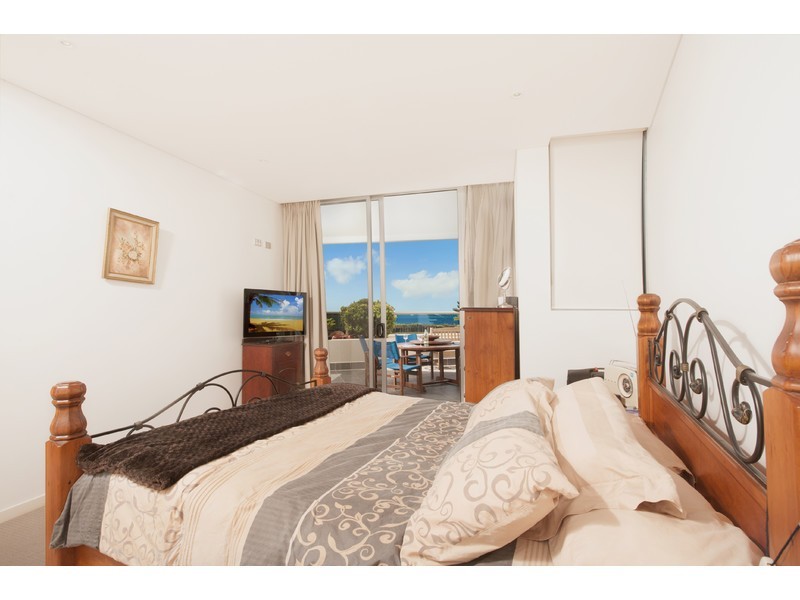 2/47 Landsborough Pde, Golden Beach QLD 4551