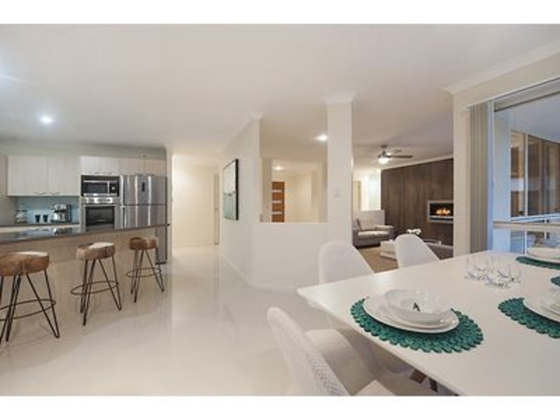17 Fantail Place, Twin Waters QLD 4564