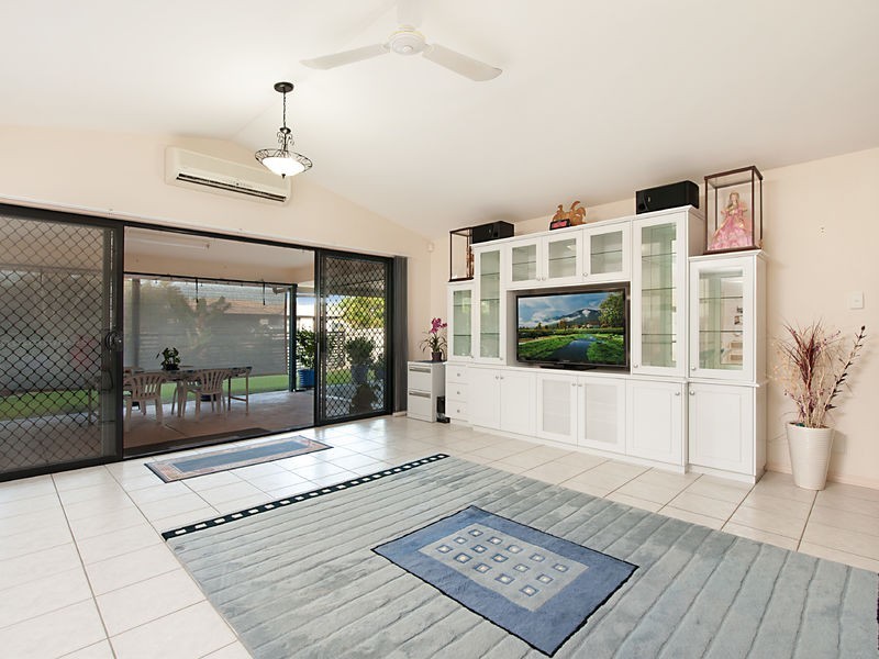 22 Rosslare Street, Caloundra West QLD 4551