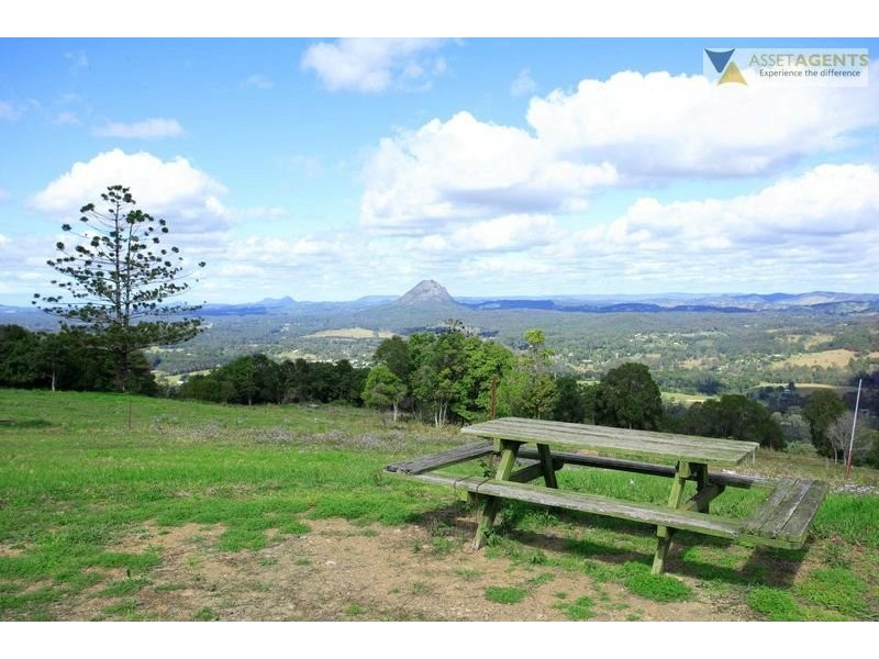 303 Tablelands Rd, Cooran QLD 4569