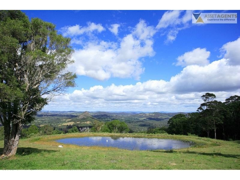 303 Tablelands Rd, Cooran QLD 4569