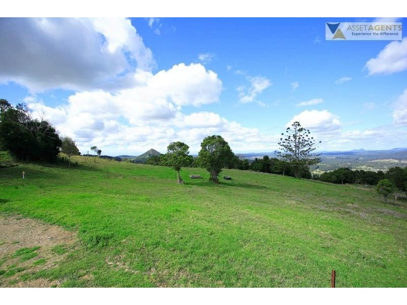 303 Tablelands Rd, Cooran QLD 4569