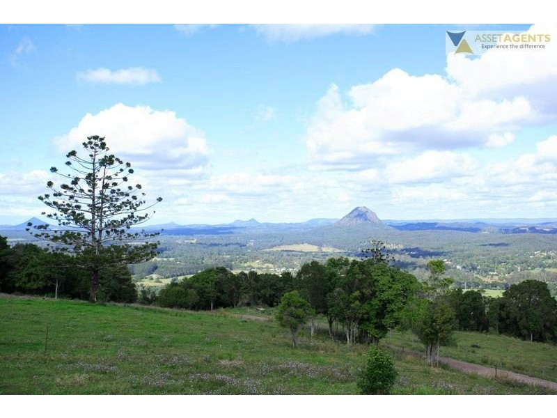 303 Tablelands Rd, Cooran QLD 4569