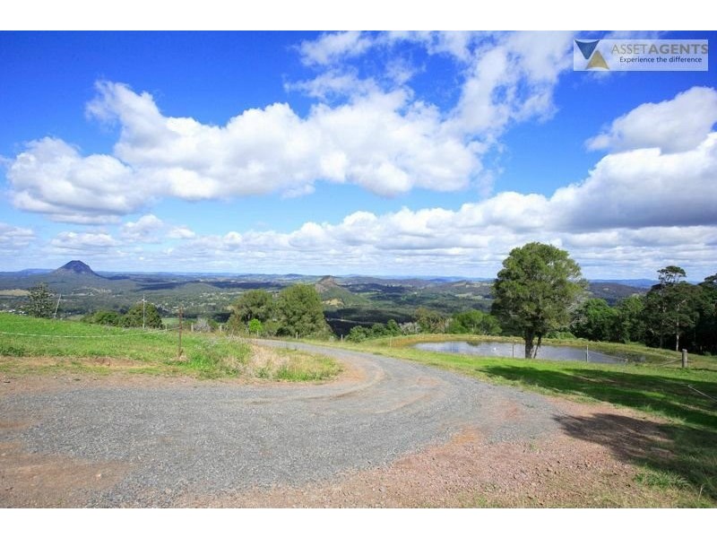 303 Tablelands Rd, Cooran QLD 4569