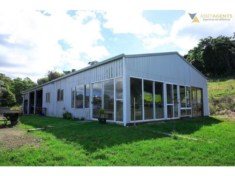 303 Tablelands Rd, Cooran QLD 4569