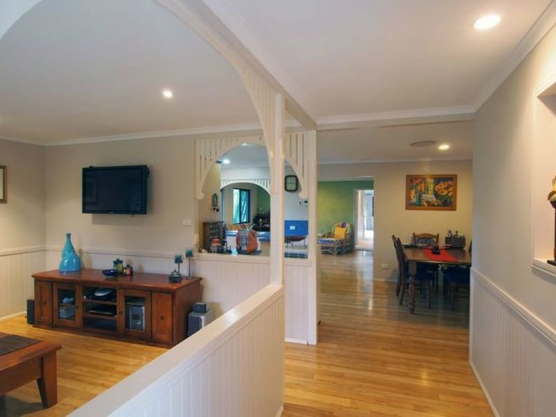 80 Mountain Vista Dr, Glass House Mountains QLD 4518