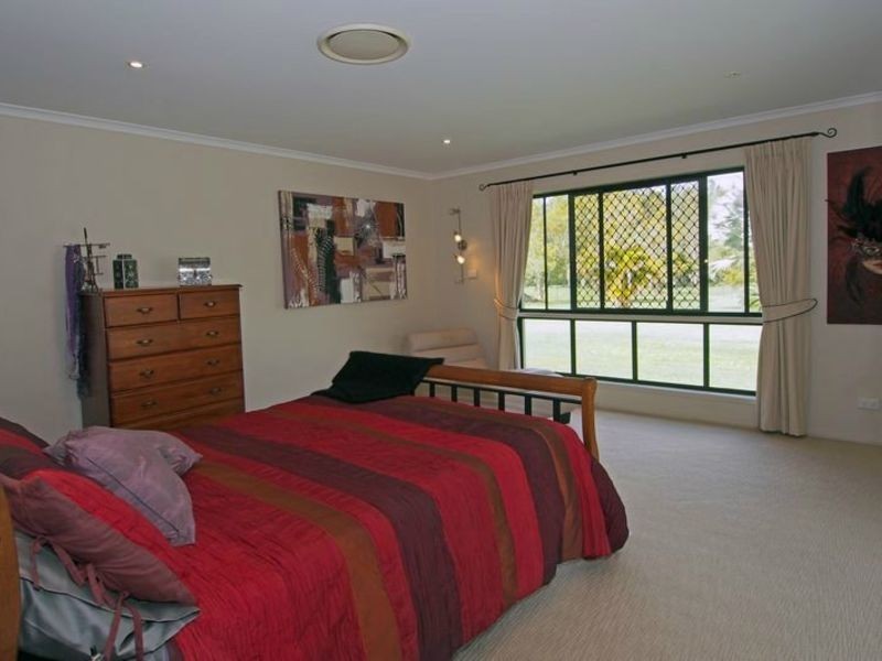 80 Mountain Vista Dr, Glass House Mountains QLD 4518