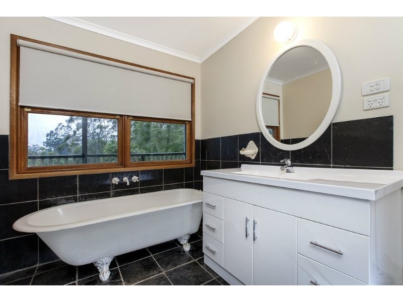 3 Hillfoot Ln, Montville QLD 4560