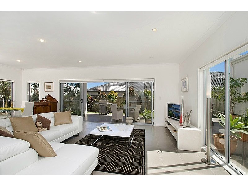 142 The Avenue, Peregian Springs QLD 4573