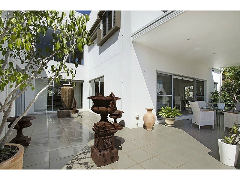 142 The Avenue, Peregian Springs QLD 4573