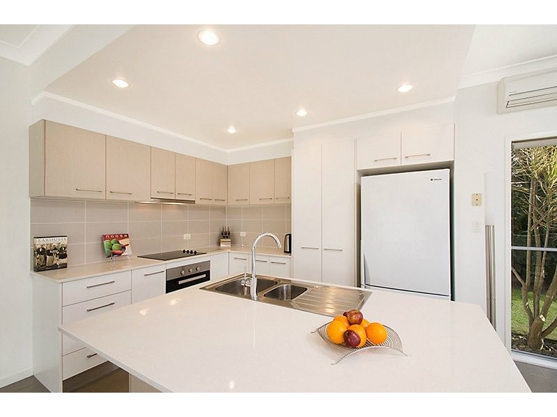 142 The Avenue, Peregian Springs QLD 4573