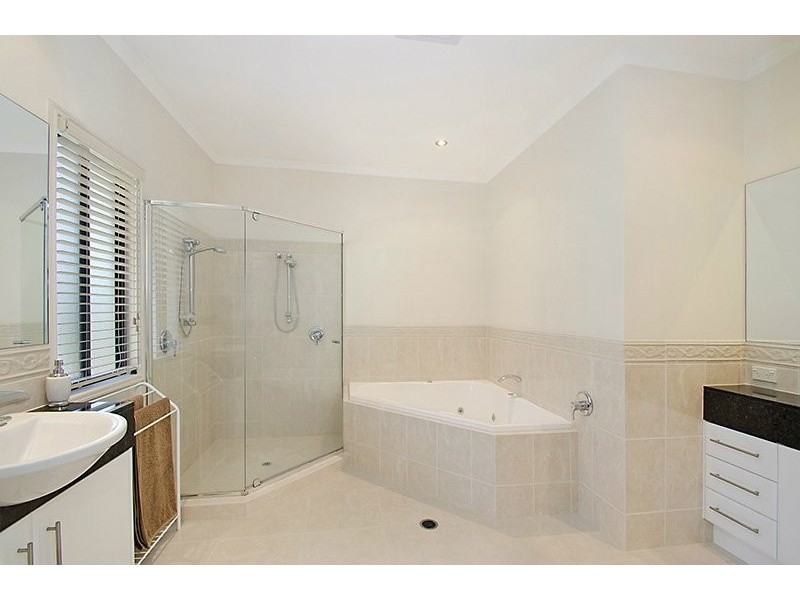 1 Inverness Place, Peregian Springs QLD 4573