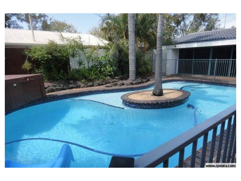 Isle Of Capri QLD 4217