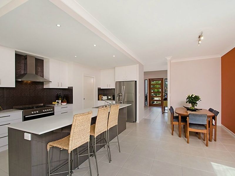 77 The Avenue, Peregian Springs QLD 4573