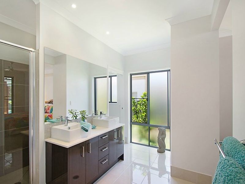 77 The Avenue, Peregian Springs QLD 4573