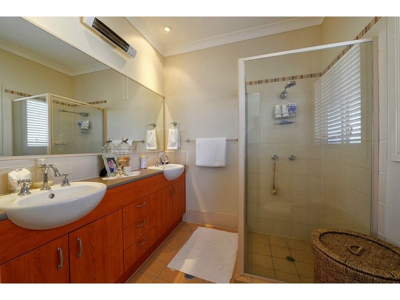 13 Hilltop Tce, Springfield Lakes QLD 4300