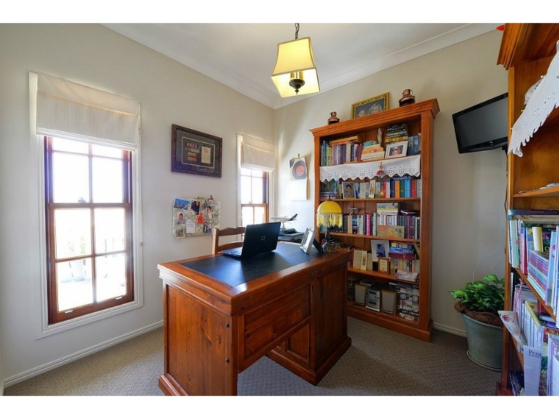 13 Hilltop Tce, Springfield Lakes QLD 4300