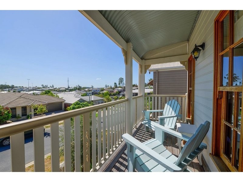 13 Hilltop Tce, Springfield Lakes QLD 4300