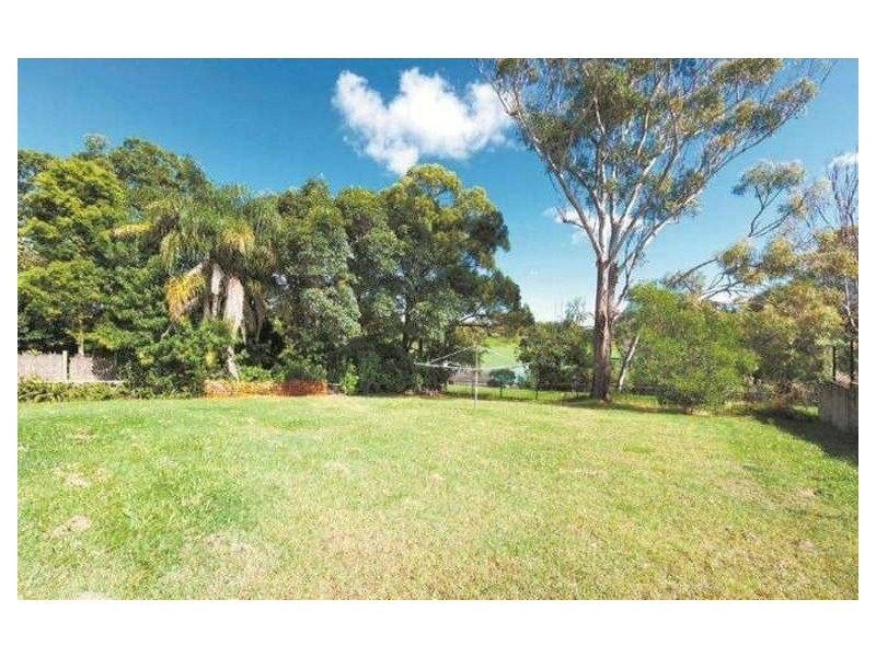 35 Ridgeway Avenue, Southport QLD 4215