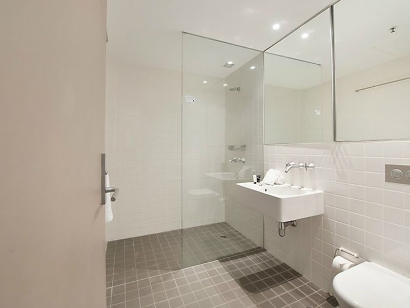 1701/159 Old Burleigh Rd, Broadbeach QLD 4218