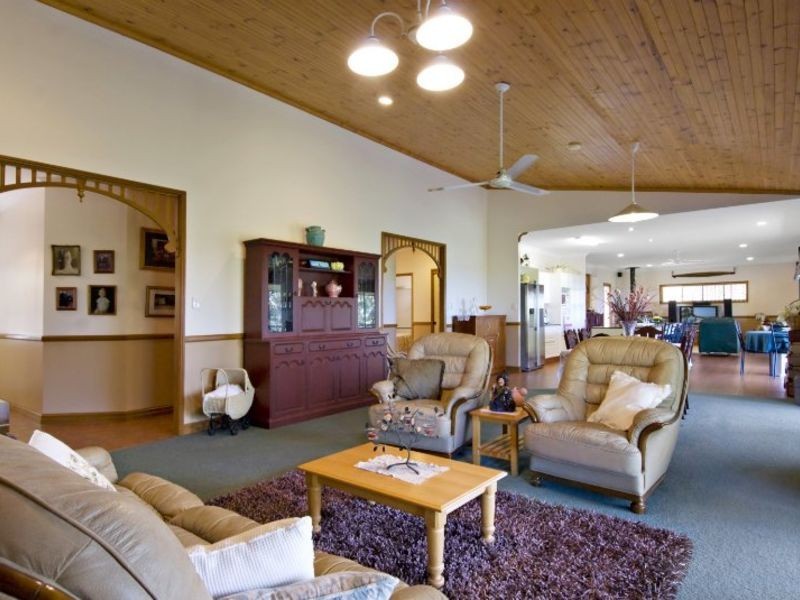 31 FOLEY RD, Tanawha QLD 4556