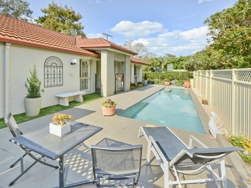2 MANOR LANE, Buderim QLD 4556