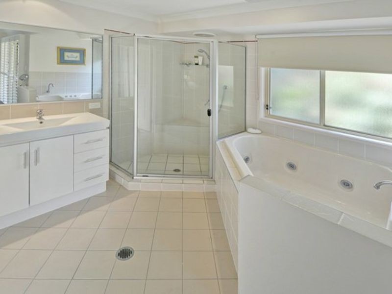 2 MANOR LANE, Buderim QLD 4556