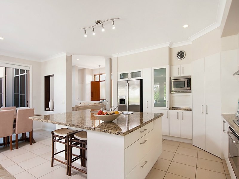 37 Lakeside Dve, Peregian Springs QLD 4573