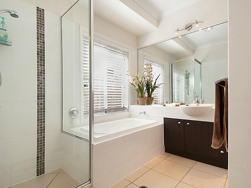 37 Lakeside Dve, Peregian Springs QLD 4573