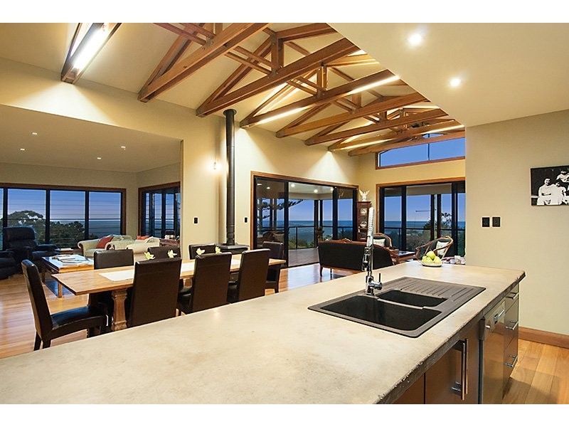 214 Hovard Rd, Maleny QLD 4552