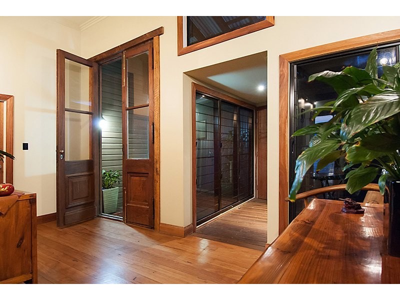 214 Hovard Rd, Maleny QLD 4552