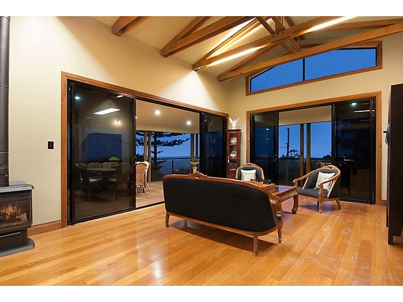 214 Hovard Rd, Maleny QLD 4552