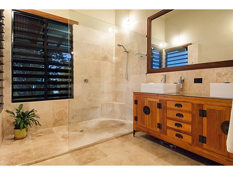 214 Hovard Rd, Maleny QLD 4552