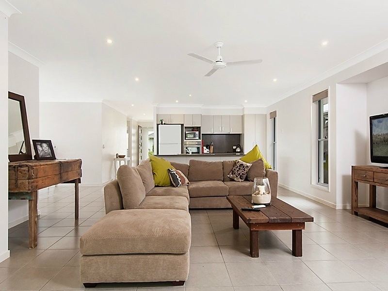 17 Longcove Place, Peregian Springs QLD 4573