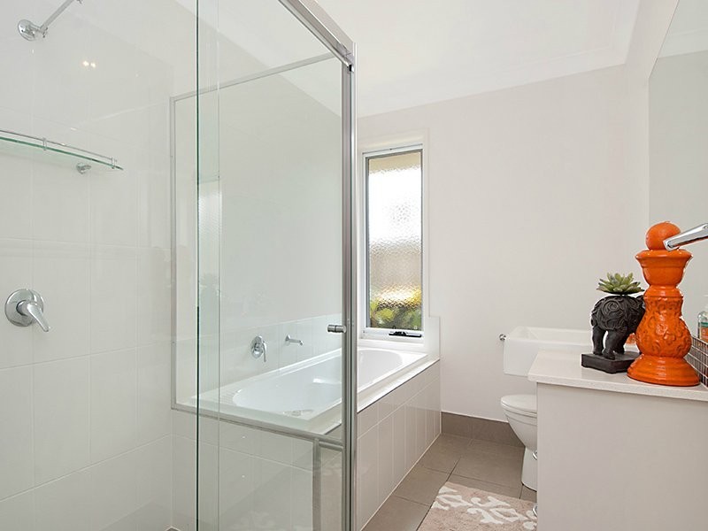 17 Longcove Place, Peregian Springs QLD 4573