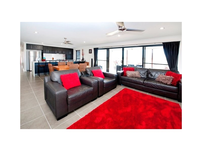 43 Dobinson Street, Bucasia QLD 4750