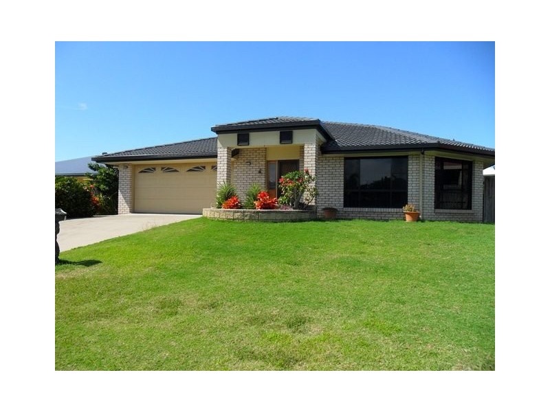 11 Dustwill Street, Eimeo QLD 4740
